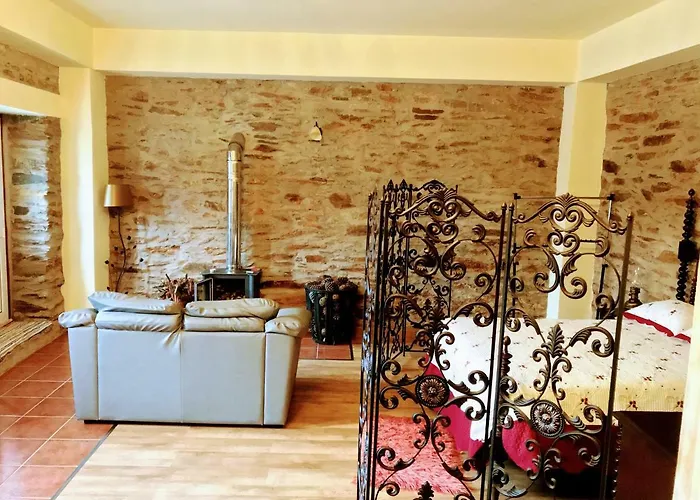 Casa Da Escola Antiga مانتيغاز