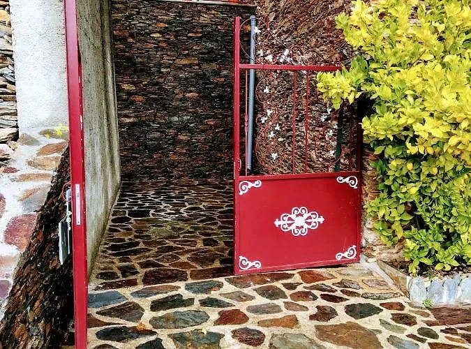 Casa Da Escola Antiga *